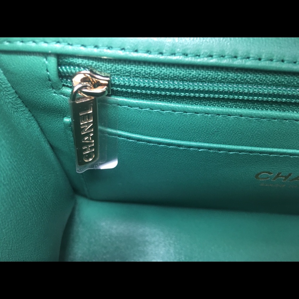 SOLD❤️22A Chanel emerald green top handle mini LGHW - Picture 15 of 16